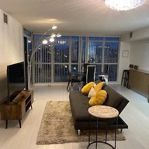 Apartment Cozy Open Concept 2br 2bath W/parking -jays/cn Toronto