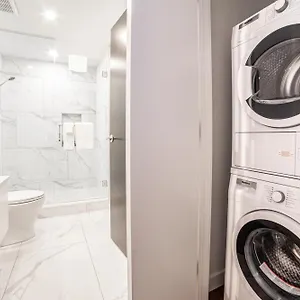  Apartment Award-winning One-bedroom At Telus Sky Kanada