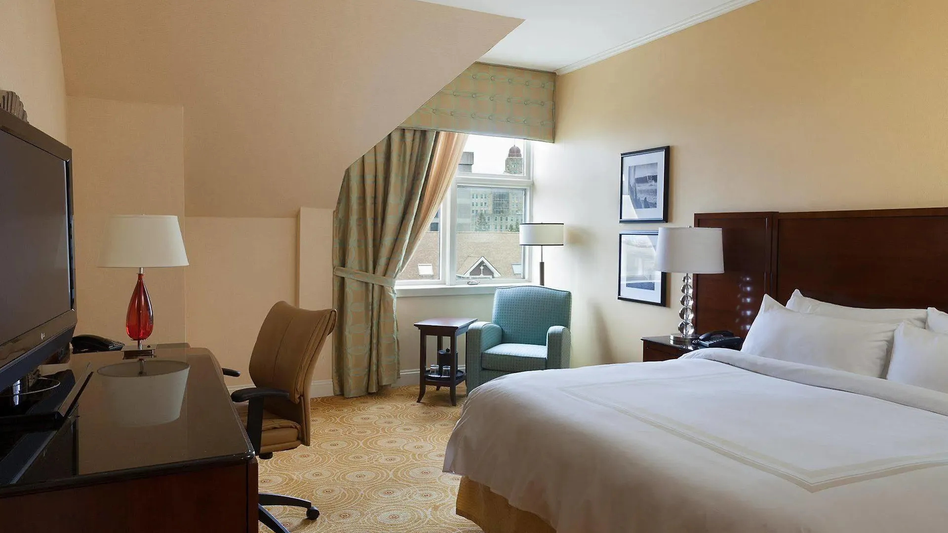 Halifax Marriott Harbourfront Hotel